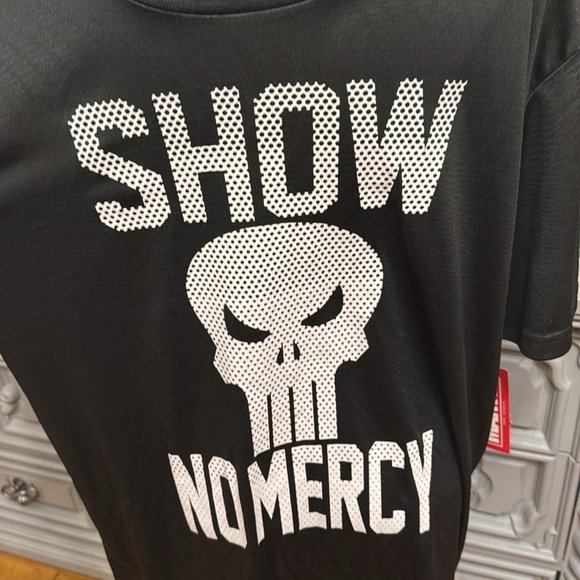 Marvel NWT Large The Punisher Show No Mercy with Skull Black Tee Shirt - Picture 2 of 5